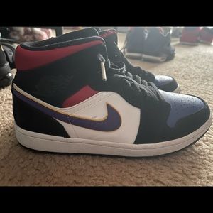 Air Jordan 1 Mid Rivals
